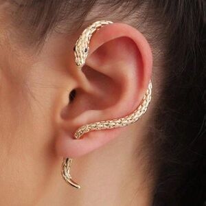 (NEW NWT) Gold Snake Ear Cuff